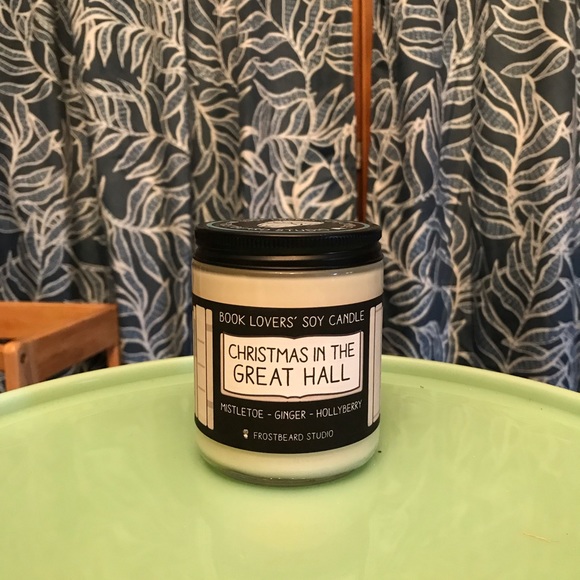 “Christmas in the Great Hall” Frostbeard Studio 8 oz Soy Candle - Picture 3 of 3